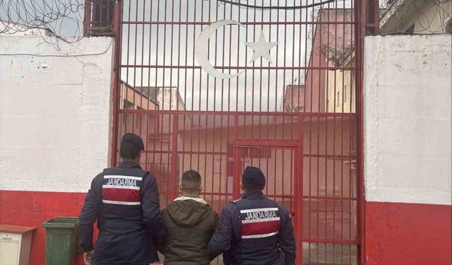 Efeler'de 22 yıl hapis cezasıyla aranan şahıs yakalandı