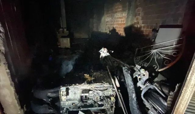 Efeler’de alevler binayı sardı: 2 kişi hastaneye kaldırıldı