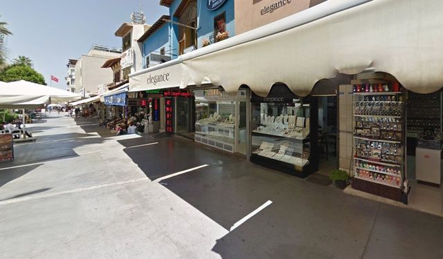 Kuşadası'nda kuyumcu soygununa 'kepenk' engeli