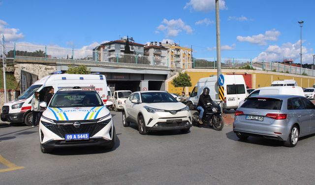 Kavşak içindeki kazada sürücü yaralandı