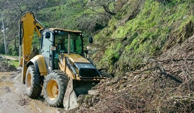 Efeler'de kapanan yollar açılıyor