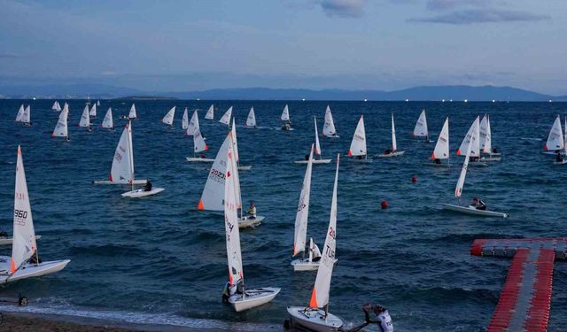 Yelkenliler Didim'de yarışmaya başladı