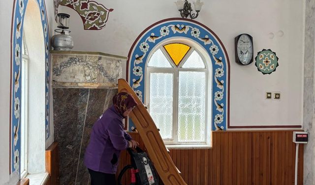 Germencik'teki camilerde temizlik seferberliği