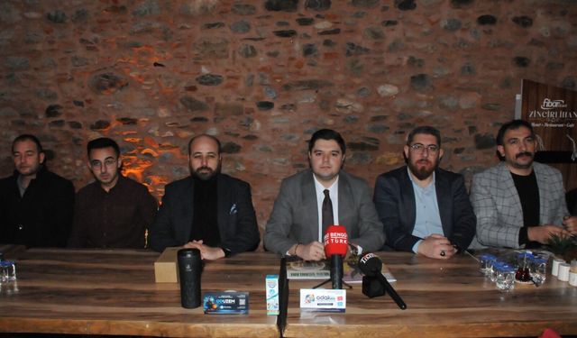 Bozkurt, “Elek elendi, kalanlar liderimizin emrindedir”