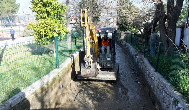 Kirazlı Mahallesi'nde Dere Temizliği Yapıldı
