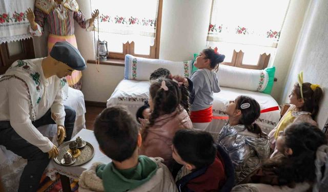 Gündüz Bakımevi öğrencileri Aydın'ın tarih yolculuğuna çıktı