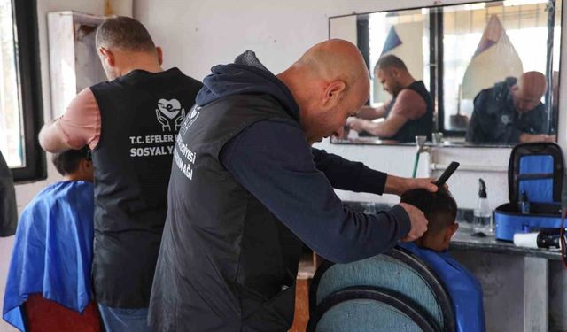 Kocagürlü çocuklara bayram tıraşları Efeler Belediyesi'nden