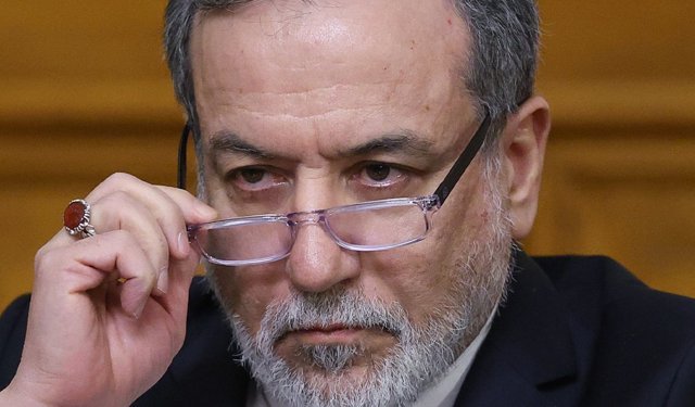 İran Dışişleri Bakanı Arakçi: "Çalışanlarla dolu bir banka bombalandı"