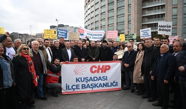 CHP Aydın Örgütü Çağlayan Adliyesi Önünde Açıklama Yaptı