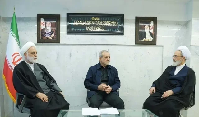 İran'ın yeni dini lideri seçildi