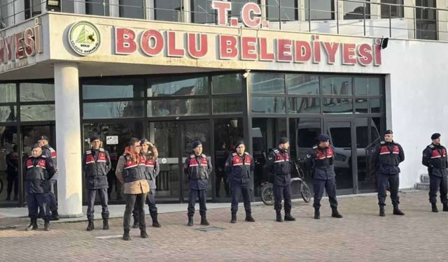 Bolu Belediyesi'ne gece saat 2'de operasyon!