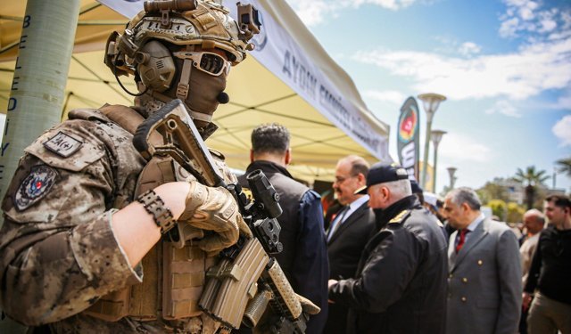 Emniyet teşkilatı Aydın'da gücünü sahada gösterdi