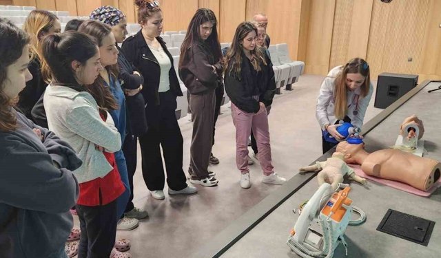 Aydın Şehir Hastanesi'nde çocuk acil ekiplerine kritik eğitim