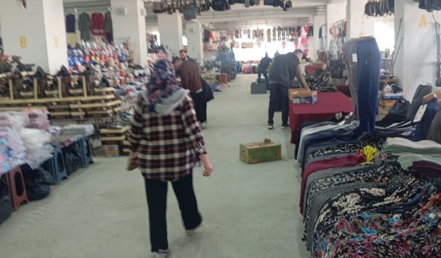 Pazarcı esnafından Buharkent Belediyesine fahiş işgaliye fiyat tepkisi