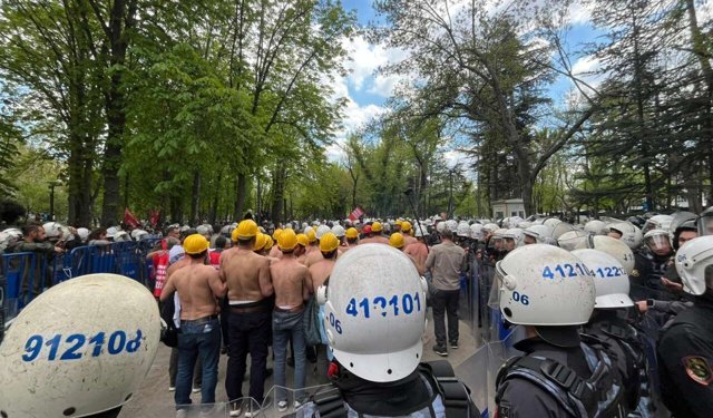 Madenci direnişi sürüyor