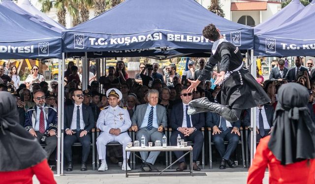 Kuşadası'nda 19 Mayıs coşkuyla kutlandı