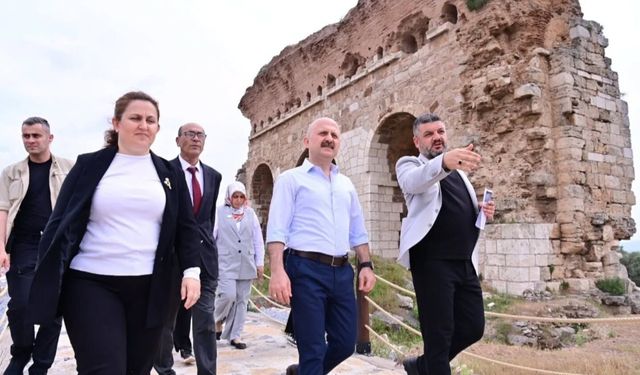 Vali Varol, Tralleis Antik Kenti’nde incelemelerde bulundu