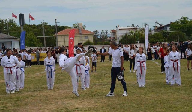 Didim'deki kutlamalarda gösteriler büyük beğeni topladı