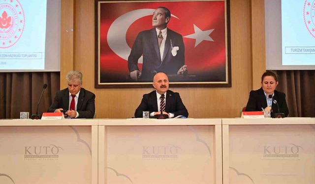 Turizm sezonu Kuşadası'nda masaya yatırıldı