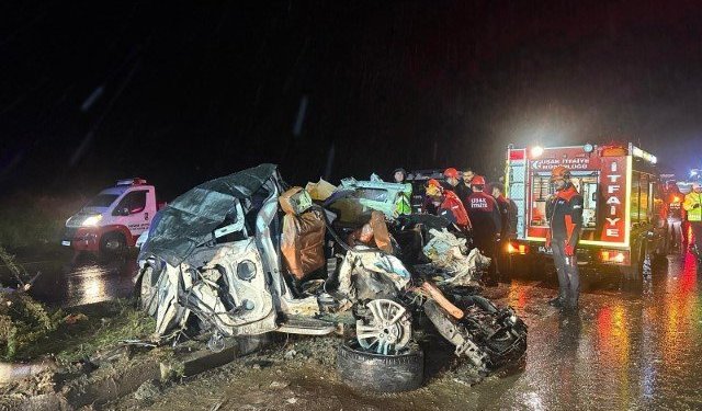 Uşak’ta 7 aracın karıştığı zincirleme kaza: 4 ölü 17 yaralı