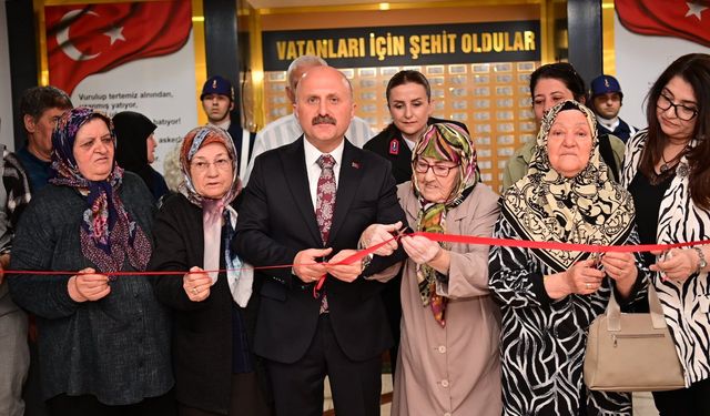 Vali Varol’dan ilk günde anlamlı adım: Şehitler köşesi açıldı