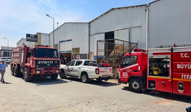 Nazilli Yeni Sanayi'de yangın: Kaynak kıvılcımı depoyu yaktı
