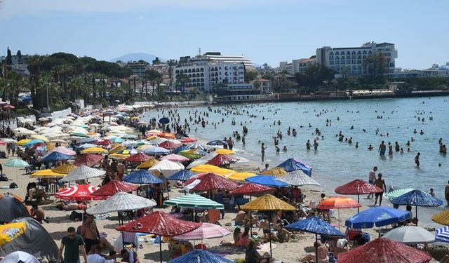 Kuşadası bayram tatilinde doldu taştı