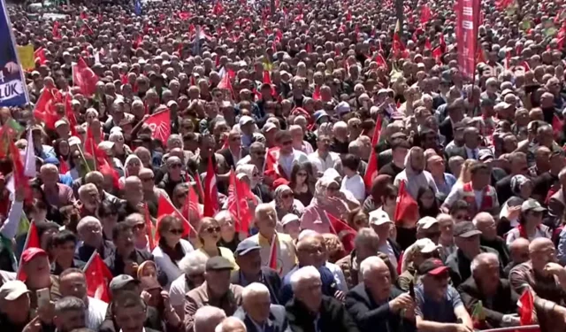 Erdoğan'ın memleketinde miting alanını doldurdu!