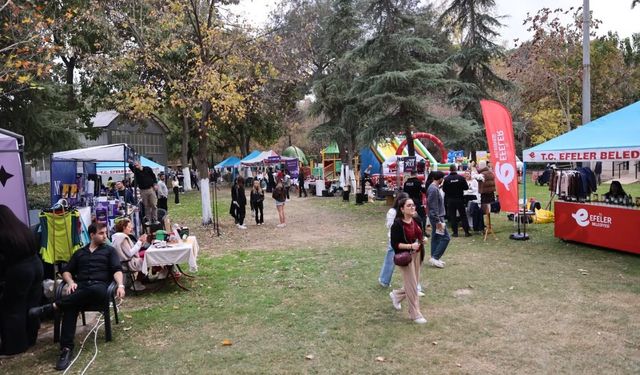 Efeler'de Anneler Günü coşkusu şenlikle taçlanacak