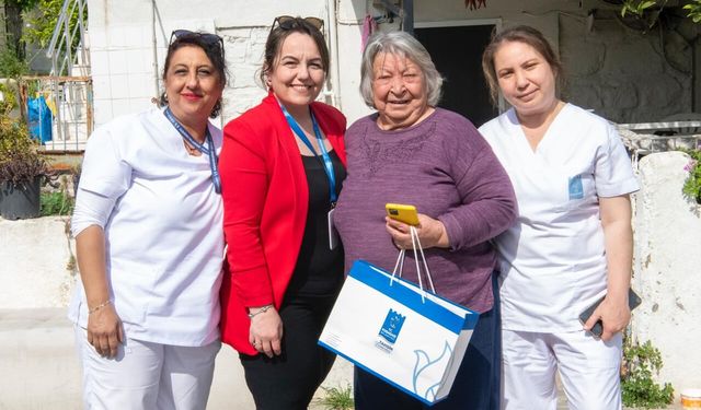 Kuşadası Belediyesi’nden Anneler Günü’nde anlamlı ziyaret