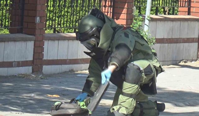 Efeler'de fünye ile patlatılan şüpheli çantadan, bilgisayar çıktı