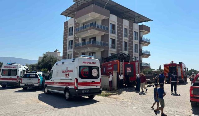 Köşk'te çatıdaki kartonlar alev aldı, 4 kişi dumandan etkilendi