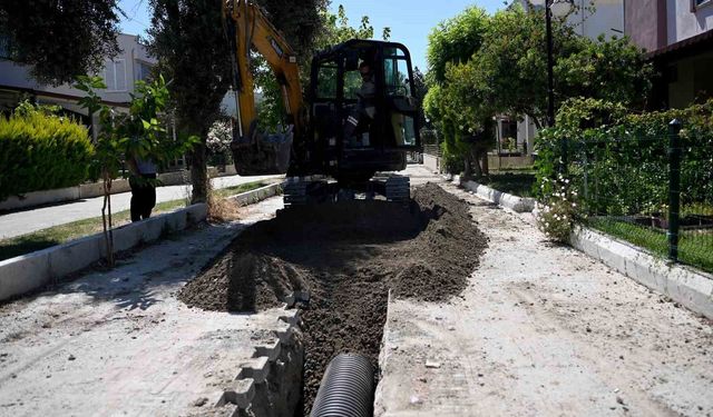 Kuşadası'nda 294 metrelik yağmur suyu hattı çalışması başladı
