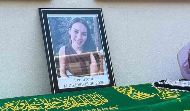 Oyuncu Ece İrtem, Kuşadası'nda son yolculuğuna uğurlandı