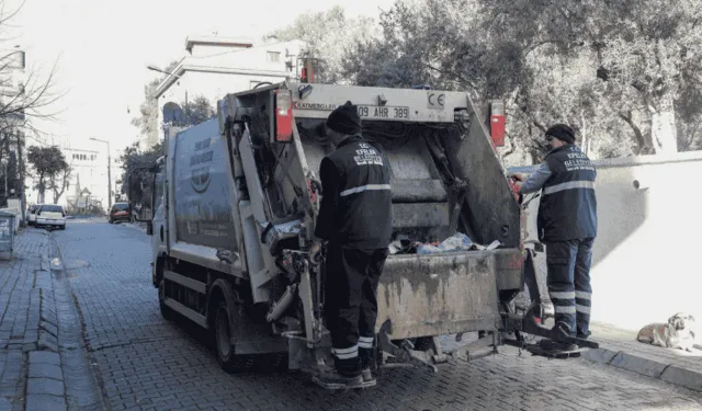 Efeler'de YKS dolayısıyla çöp toplama saatleri değişti