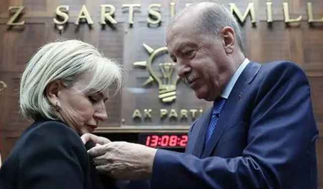 Üç yılda üçüncü parti: Nimet Özdemir, AK Parti'ye katıldı