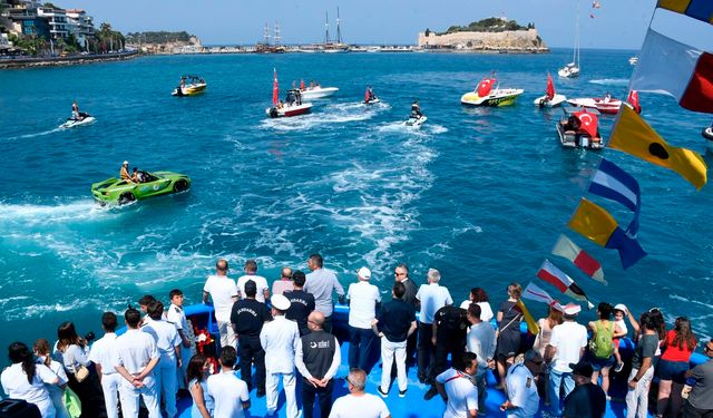 Kuşadası’nda Denizcilik ve Kabotaj Bayramı kutlanıyor