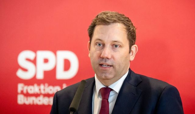 Almanya SPD Eş Genel Başkanı Klingbeil'den Özgür Özel'e tebrik mesajı