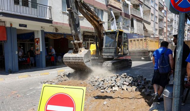 Efeler'de asfaltlama çalışmaları sürüyor