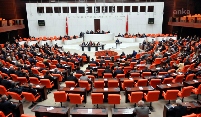 Turhan Çömez hakkında başlatılan soruşturma "kürsü dokunulmazlığı" tartışmasına neden oldu