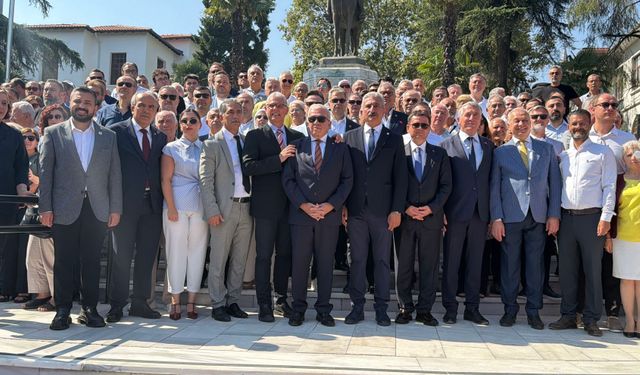 Bursa’da CHP'den istifa eden 6 belediye başkanı YENİ Parti’ye geçti