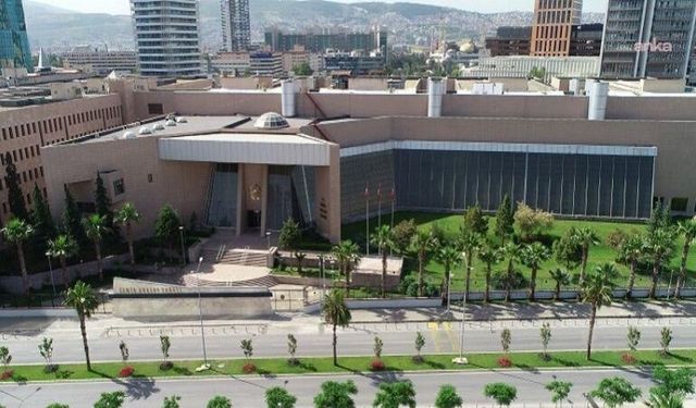 İzmir'de uluslararası çeteye operasyon: 1 milyar liralık mal varlığına el konuldu