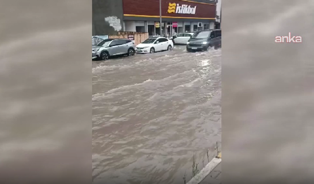 Sinop’ta gece saatlerinden itibaren etkili olan sağanak hayatı olumsuz etkiledi