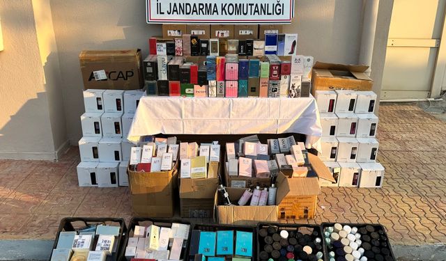 Kuşadası’nda 4 milyon TL’lik kaçak kozmetik operasyonu!