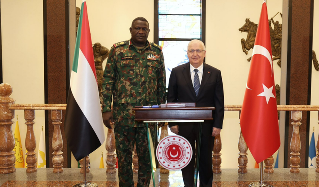 Milli Savunma Bakanı Güler, Sudan Kara Kuvvetleri Komutanı Korgeneral Alneil'i kabul etti