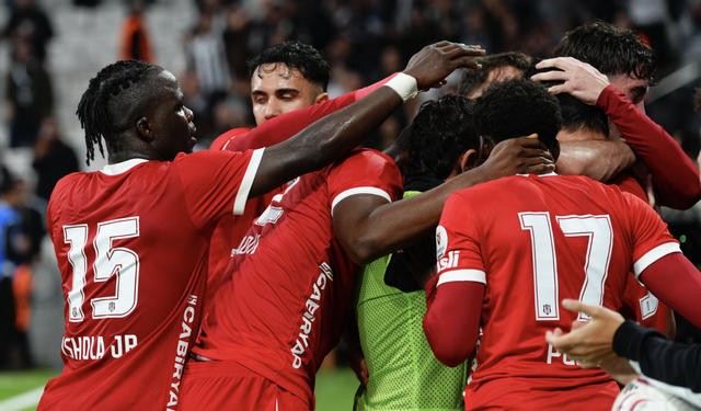 Beşiktaş, Başakşehir'i 2-0 mağlup etti