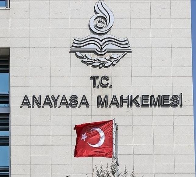 AYM, ‘Örgüt üyesi olmamakla beraber örgüt adına suç işleyenlere örgüt üyesi gibi ceza verileceği’ maddesini iptal etti