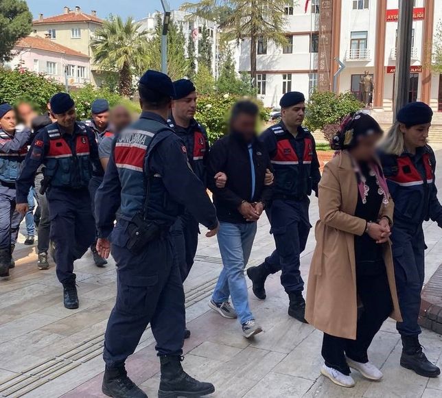 İncirliova'da Ortaya Çıkan Kaçak Çiftlikte 5 Bin Kanatlı İtlaf Edildi