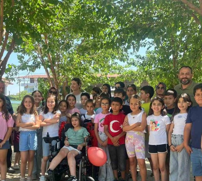 İncirliova'da 'Dünyayı çocuklar yönetsin' dedirten dayanışma