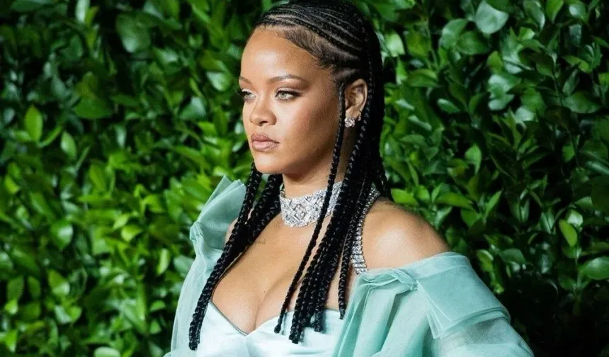 Rihanna 10 yıl sonra ilk kez profil fotoğrafını değiştirdi